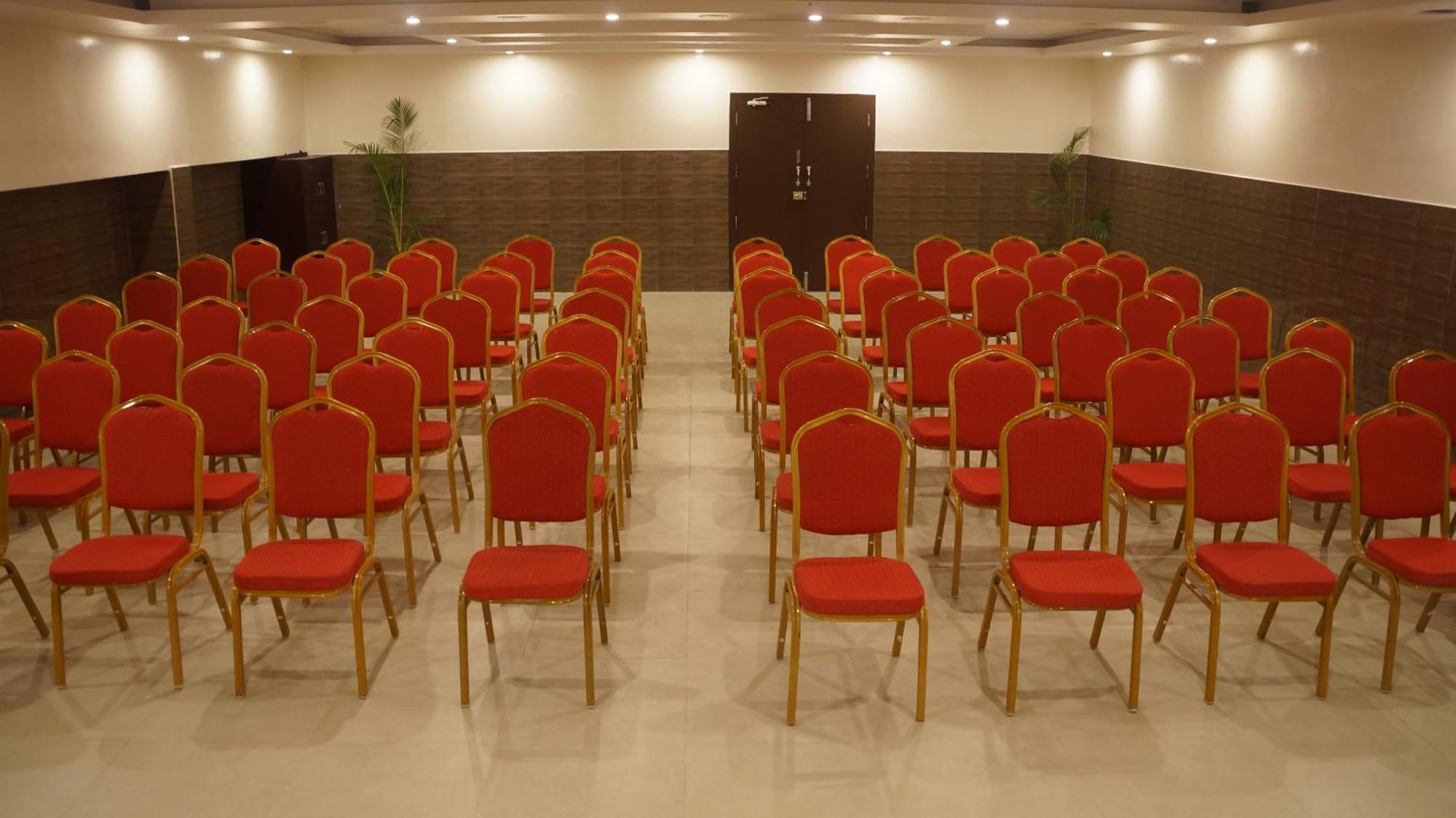 Kani Residency Hotel Тутикорин Экстерьер фото