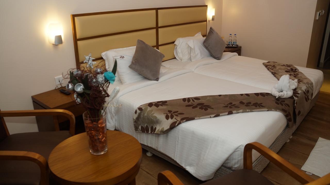 Kani Residency Hotel Тутикорин Экстерьер фото