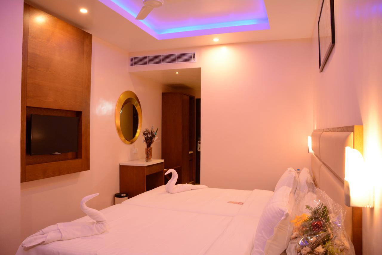 Kani Residency Hotel Тутикорин Экстерьер фото